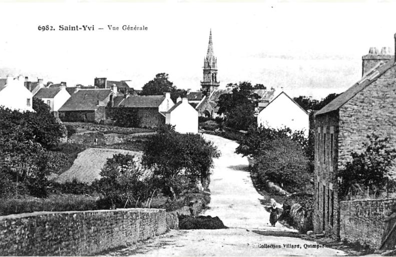 Entrée du bourg de Saint-Yvi au début du siècle dernioer